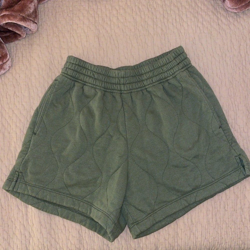 Abercrombie Quilted Olive Lounge Shorts